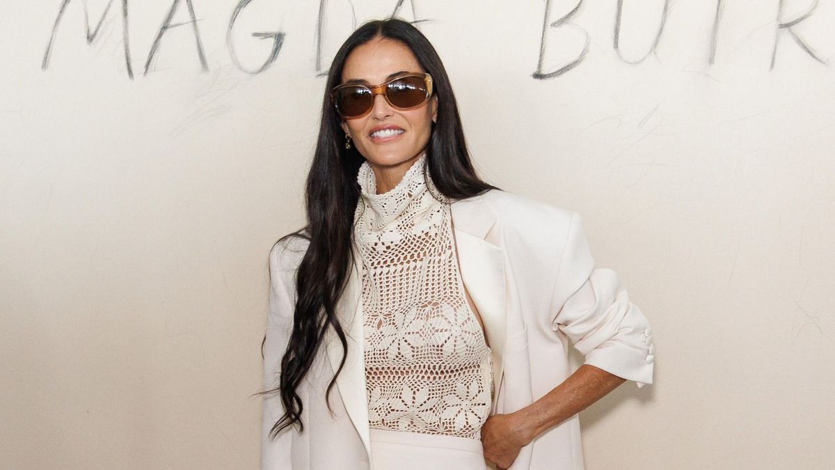 Demi Moore-t hosszú tincsekkel szokhattuk meg, most viszont megvált ikonikus frizurájától.