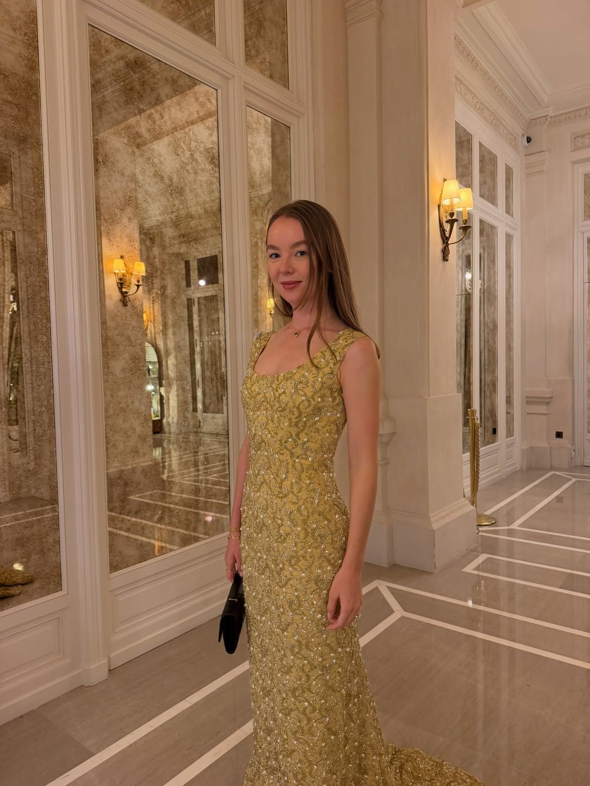 Grace Kelly unokája, Alexandra hercegnő legendás nagymamaája ruhájában