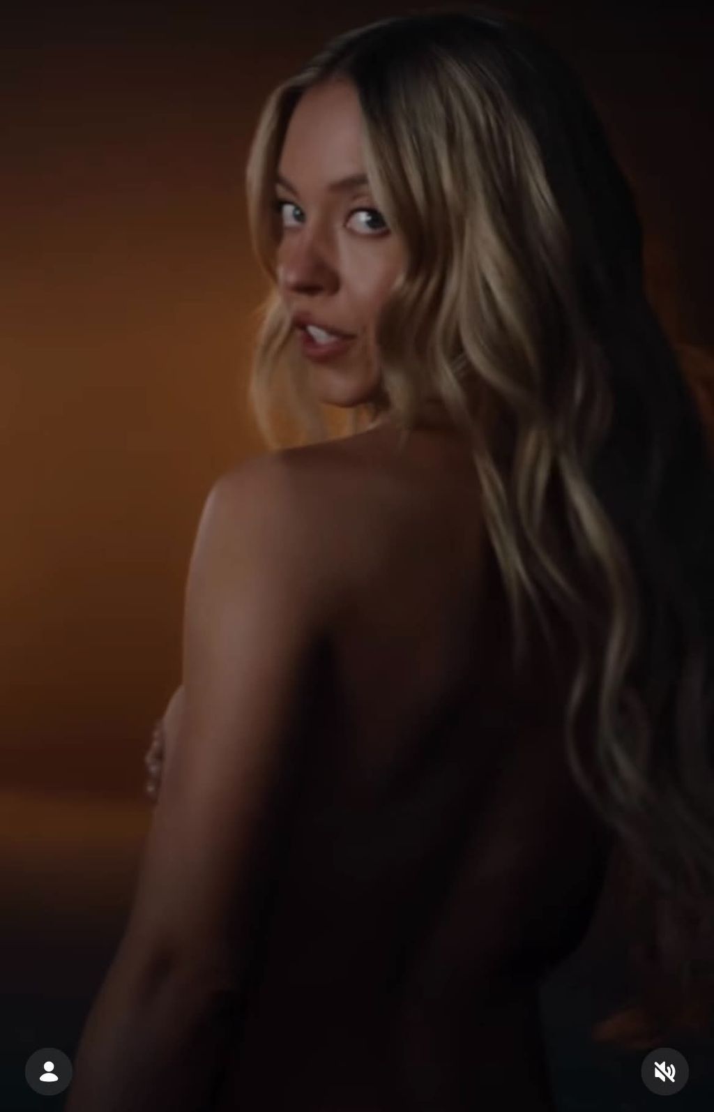 Sydney Sweeney nemcsak a reklám főszereplője, a kreatv munkában is részt vett.