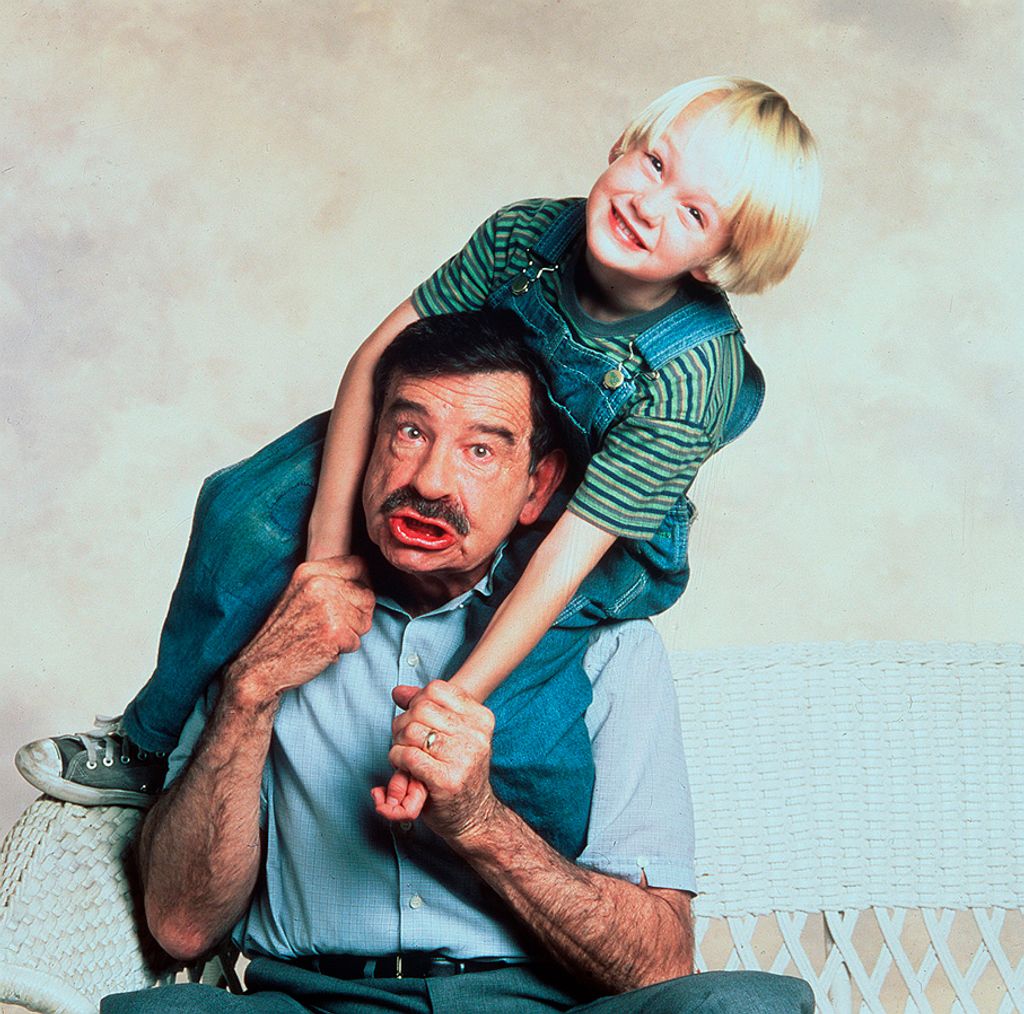 1993 – Dennis, a komisz (Dennis the Menace)
Matthau Mr. Wilsonként egy újabb generáció közönségét hódította meg.