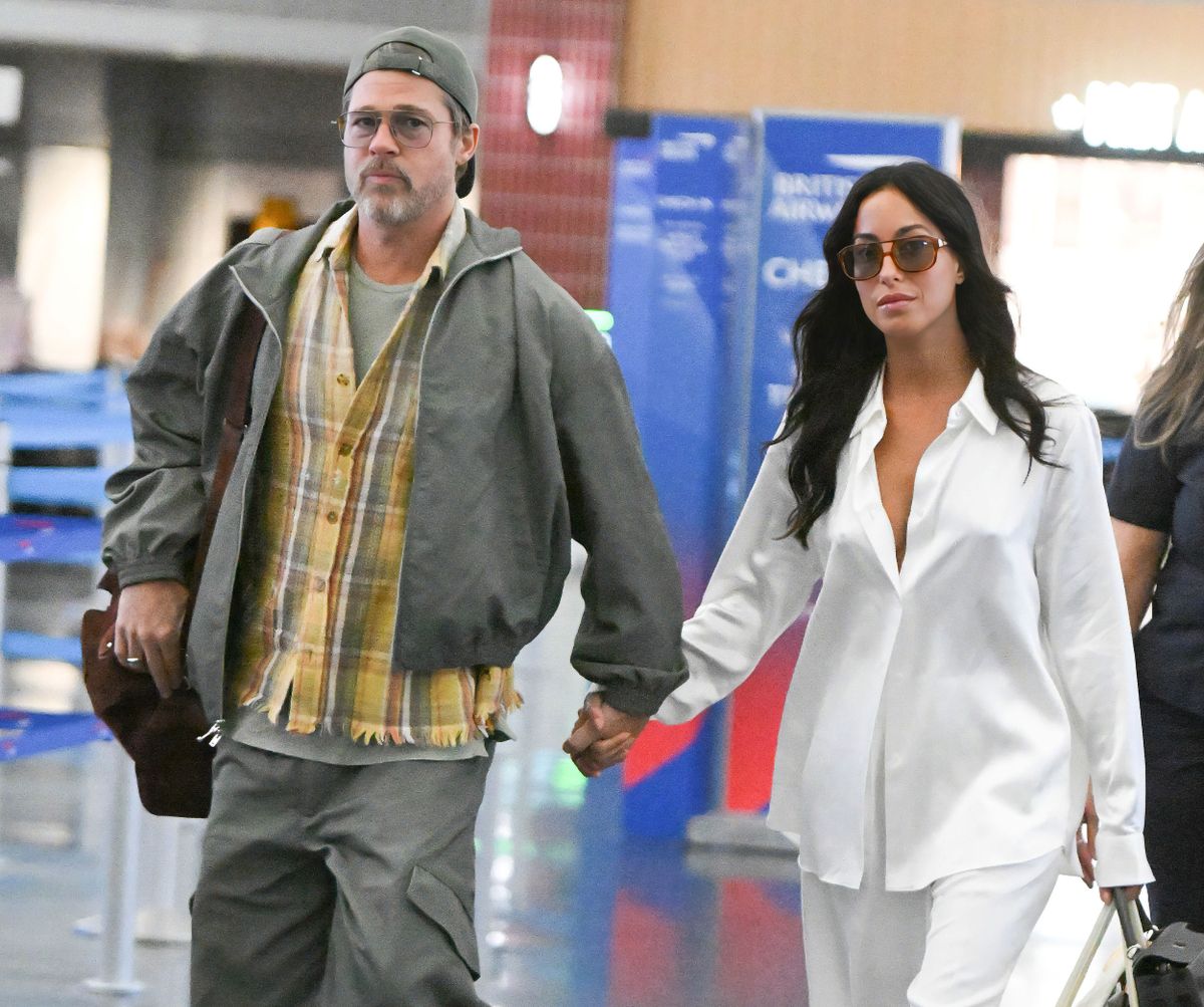09/11/2026 EXCLUSIVE: Brad Pitt and Ines De Ramon hold hands while arriving at JFK airport in New York City.  The 62 year old American actor was dressed casually in a yellow flannel under green jacket with matching trousers and yellow trainers. Ines wore a white top paired with matching white trousers.


sales@theimagedirect.com Please byline:TheImageDirect.com

*EXCLUSIVE PLEASE EMAIL sales@theimagedirect.com FOR FEES BEFORE USE