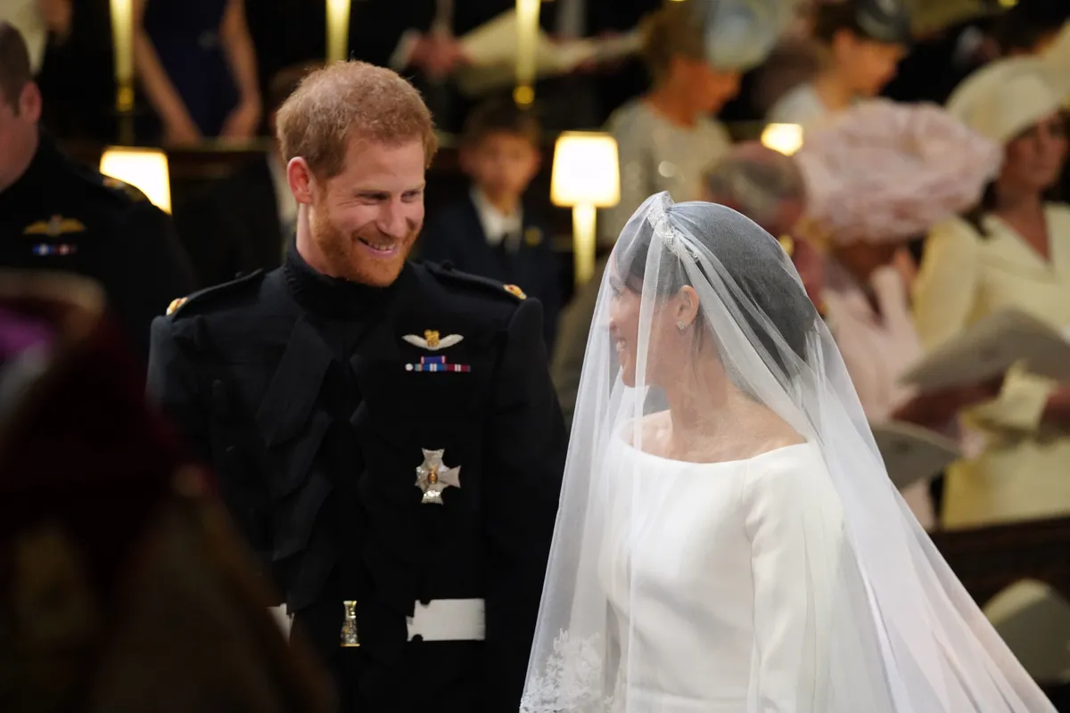 Harry herceg és Meghan Markle házasságot a monarchia modernizálásának reményével kötötték meg.