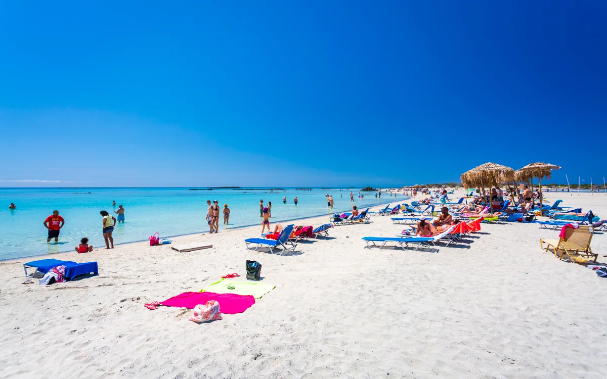 csajos nyaralás ősszel: Elafonissi Beach, Kréta