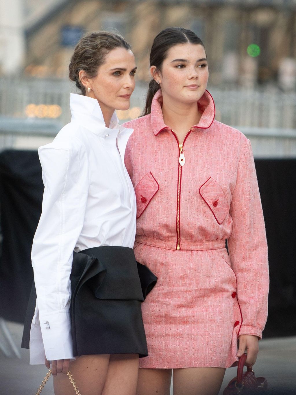 Willa Lou Deary, Keri Russell lánya a Louis Vuitton bemutatóra érkezett Párizsba