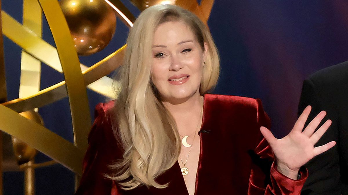 Christina Applegate betegsége megkeseríti a színésznő életét.