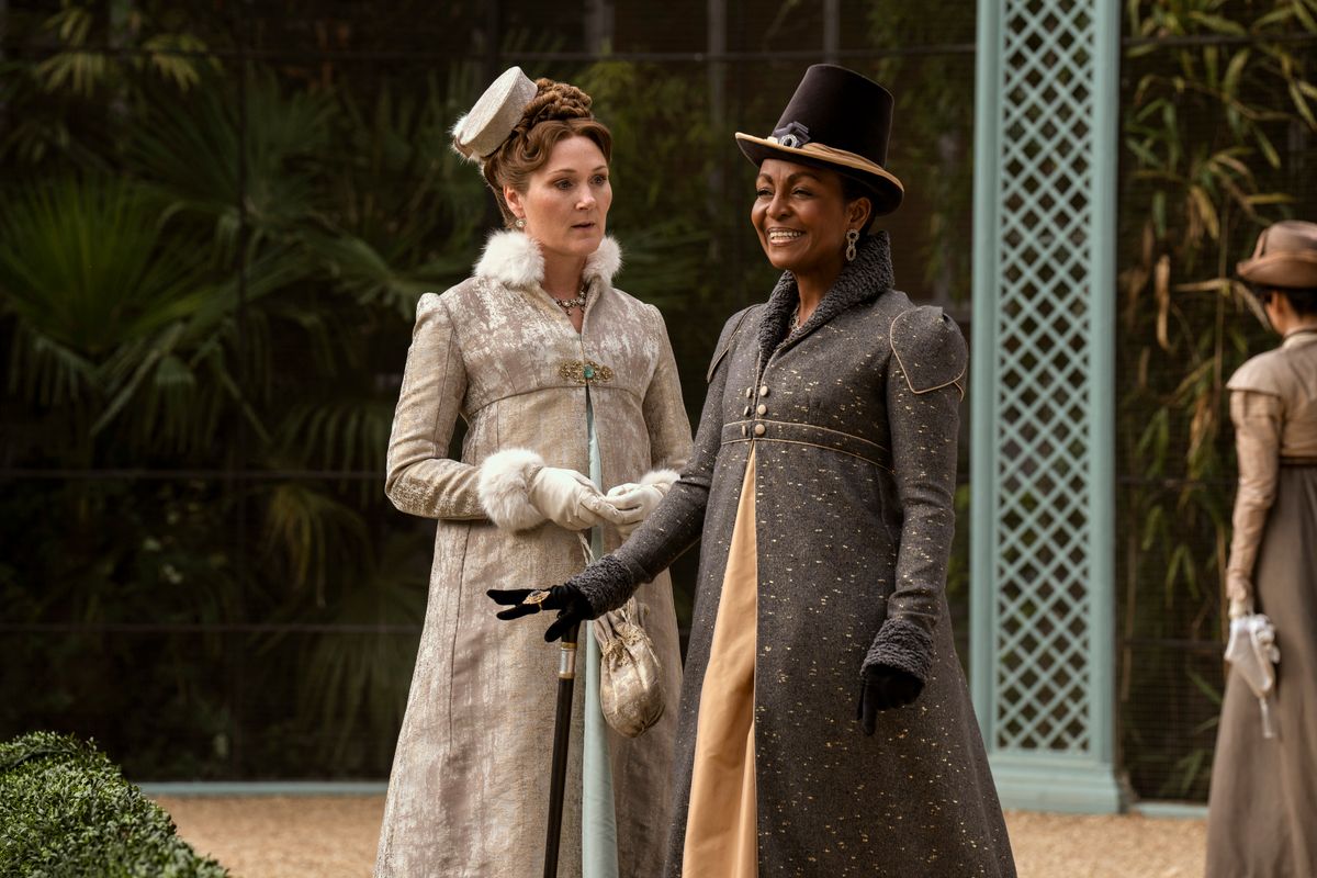 Ruth Gemmell as Violet Bridgerton, Adjoa Andoh as Lady Agatha Danbury