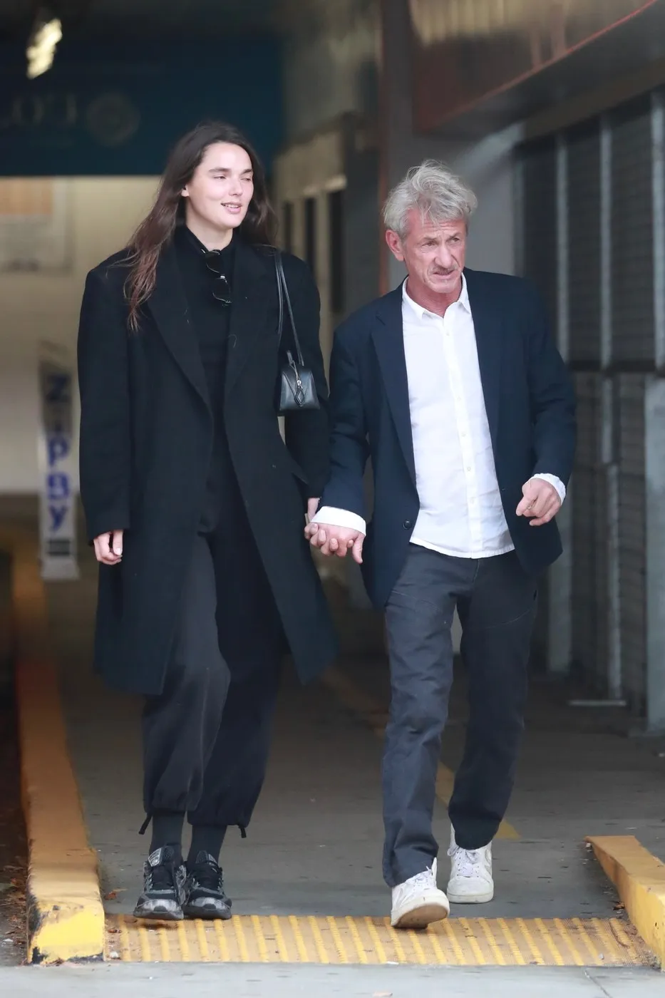 Sean Penn és fiatal barátnője, Valeria Nicov