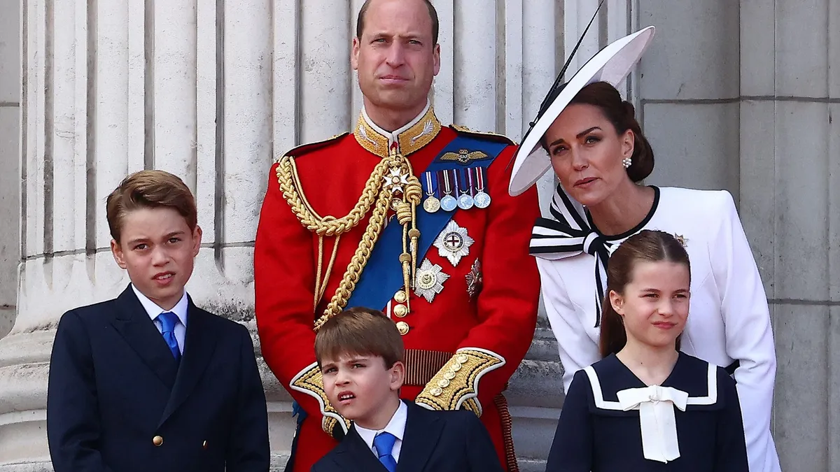 Lajos herceg legaranyosabb pillanatai a Trooping the Colour parádén, Károly király születésnapi ünnepségén