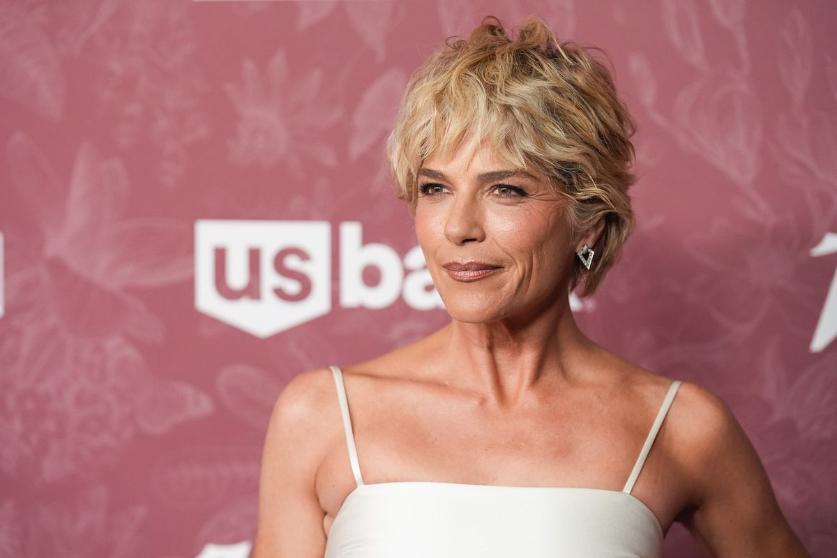 Selma Blair shixie frizurája tökéletes választás vékony szálú hajból is