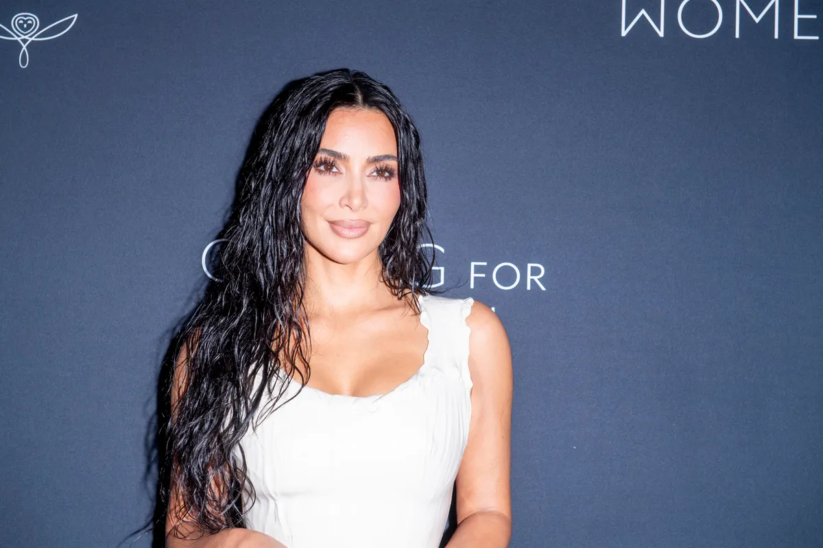 Kim Kardashian eltörte a lábát