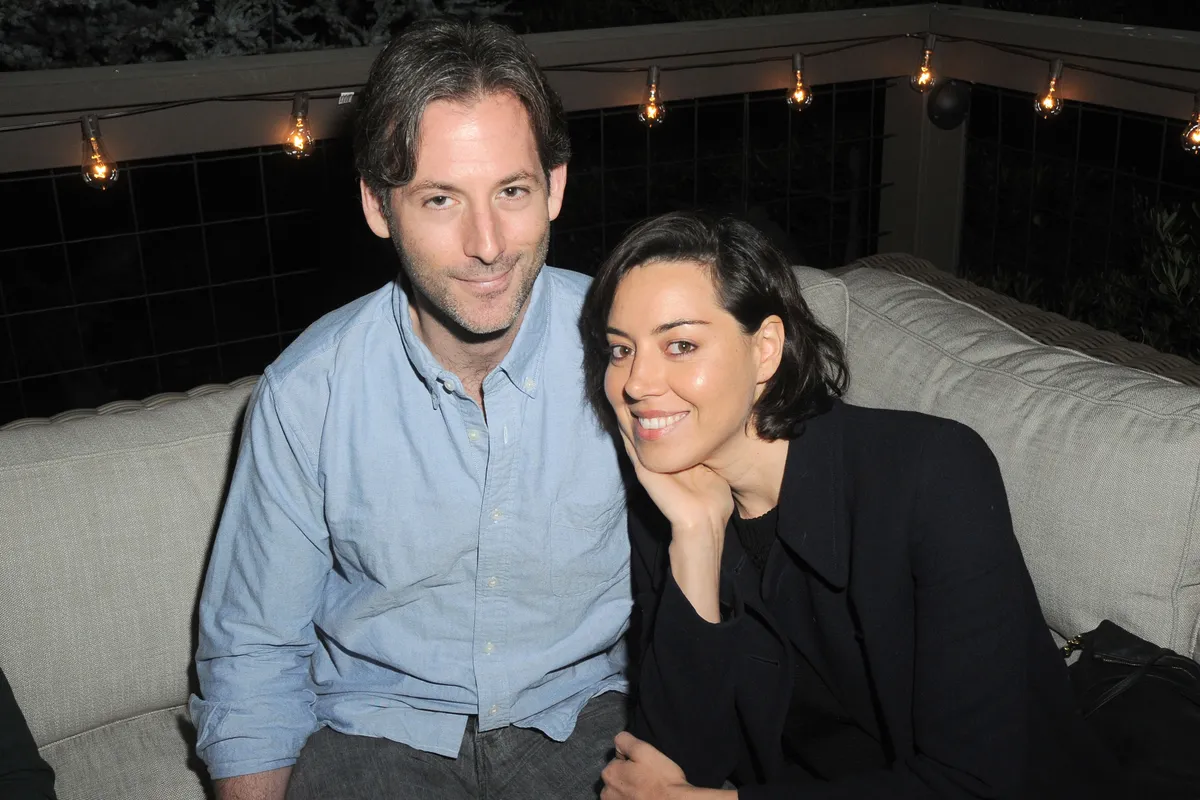 Aubrey Plaza férjét, Jeff Baenát gyászolja