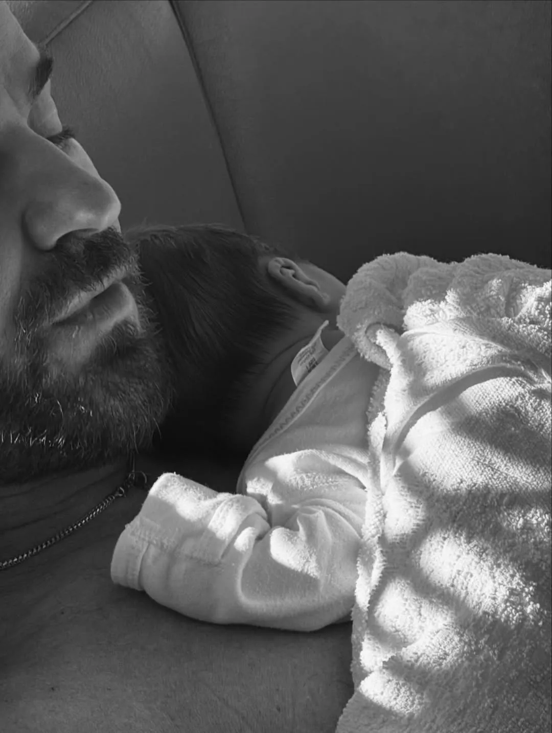 Jennifer Aniston exe, Justin Theroux ezzel a fotóval jelentette be, hogy apa lett