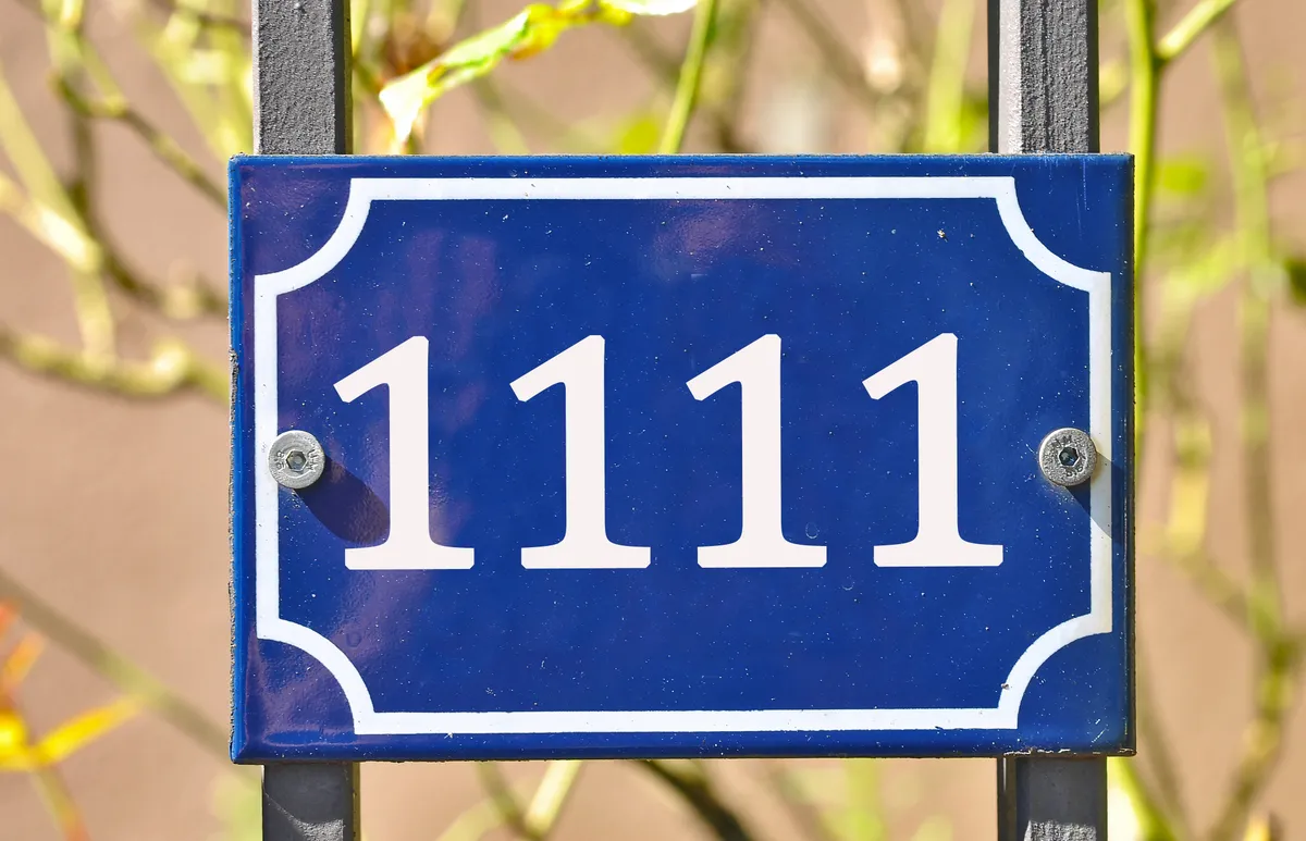 111 angyali szám