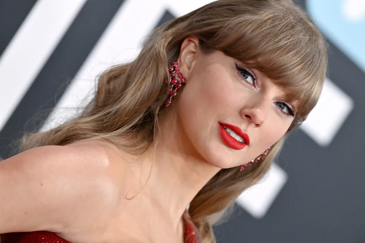 Megjelent Taylor Swift tizenkettedik stúdióalbuma, a The Life of a Showgirl