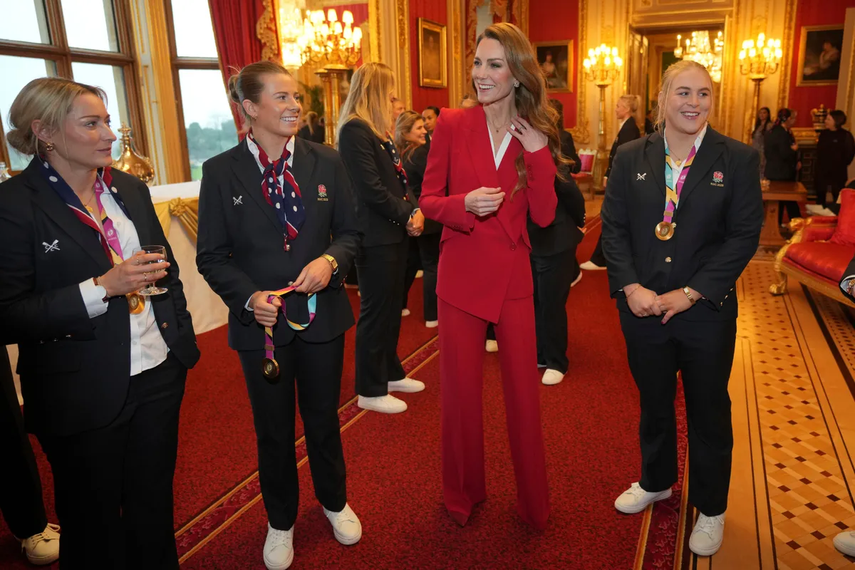 Katalin hercegné az angol női rögbi válogatott tagjaival találkozott a windsori kastélyban 2026. január 15-én.