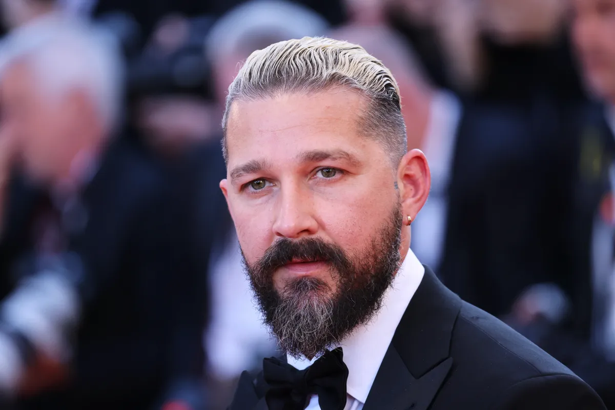 Shia LaBeoufnek elvonóra kell járnia.
