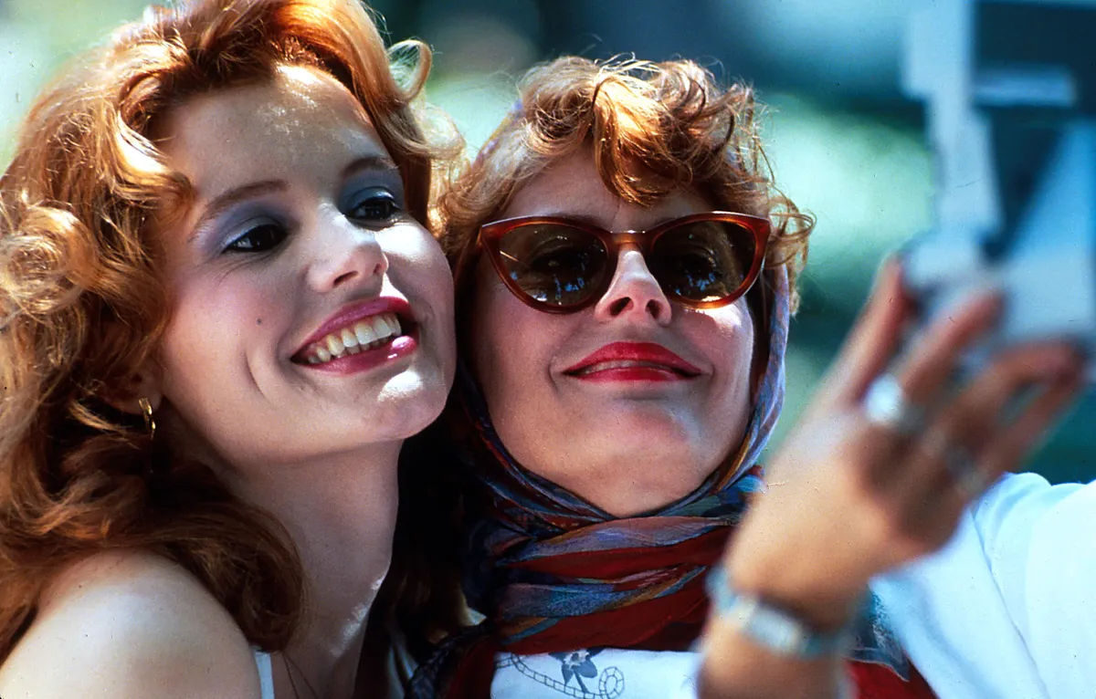 1991.SCENE FROM THE FILM ''THELMA AND LOUISE''.GEENA DAVIS WITH SUSAN SARANDON .SUPPLIED BY (Credit Image: © Globe Photos/ZUMAPRESS.com) Geena Davis - Thelma and Louise 1991