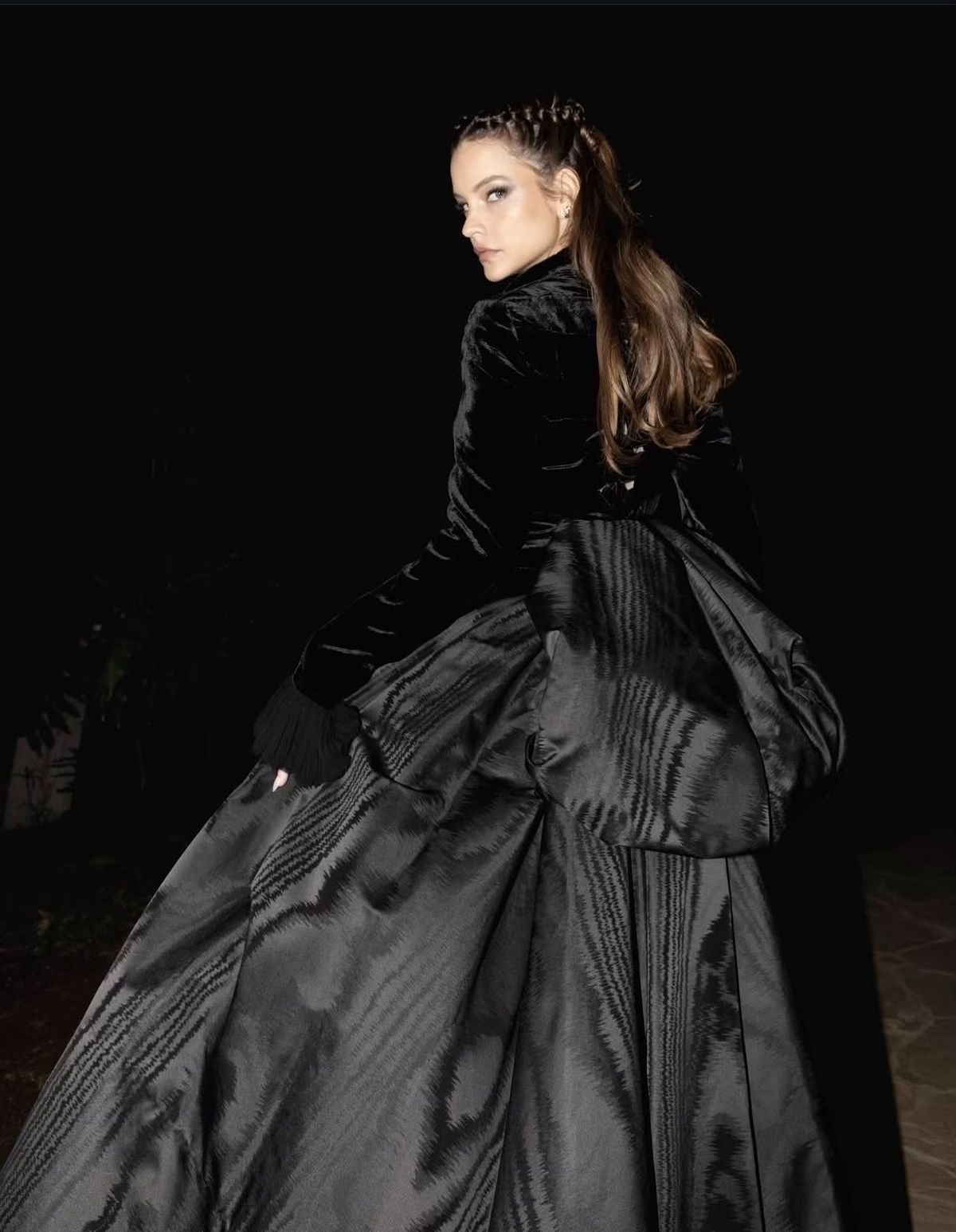 Palvin Barbi ELIE SAAB Haute Couture darabjában.