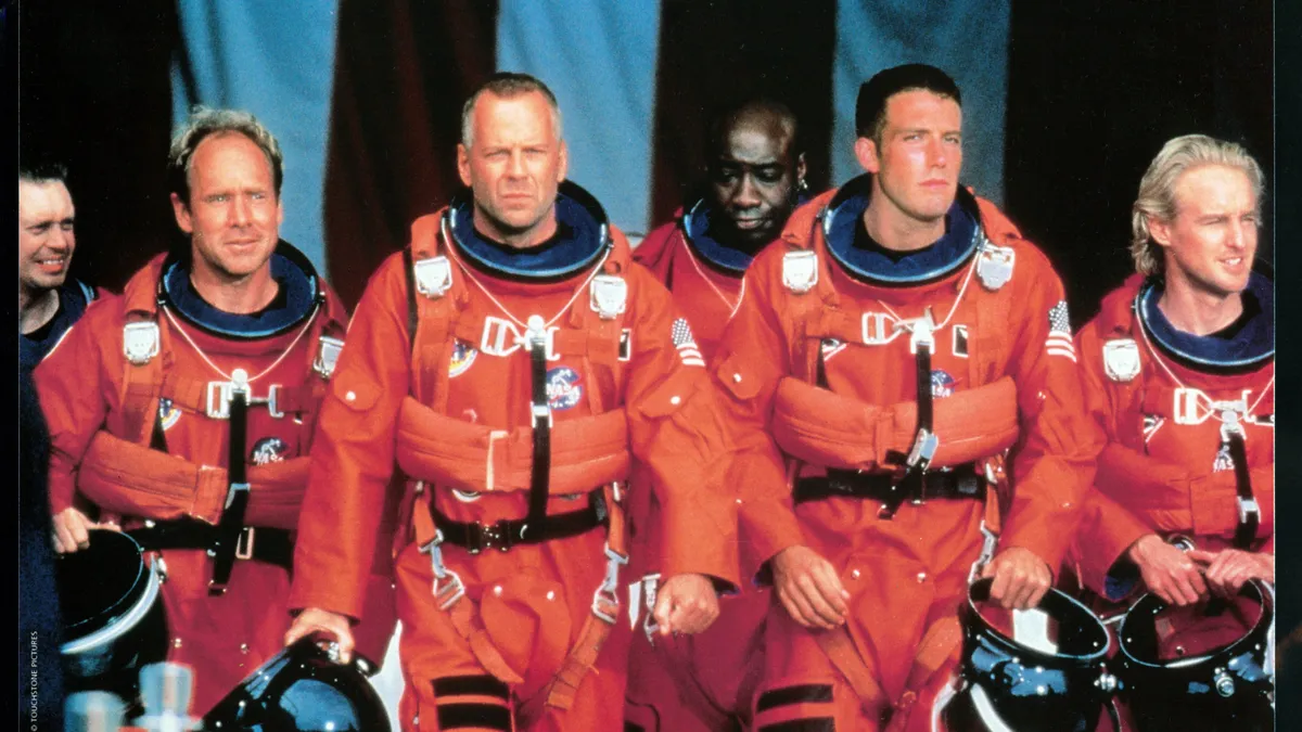 Steve Buscemi, Will Patton, Bruce Willis, Michael Clarke Duncan, Ben Affleck és Owen Wilson az Armageddon című filmben.