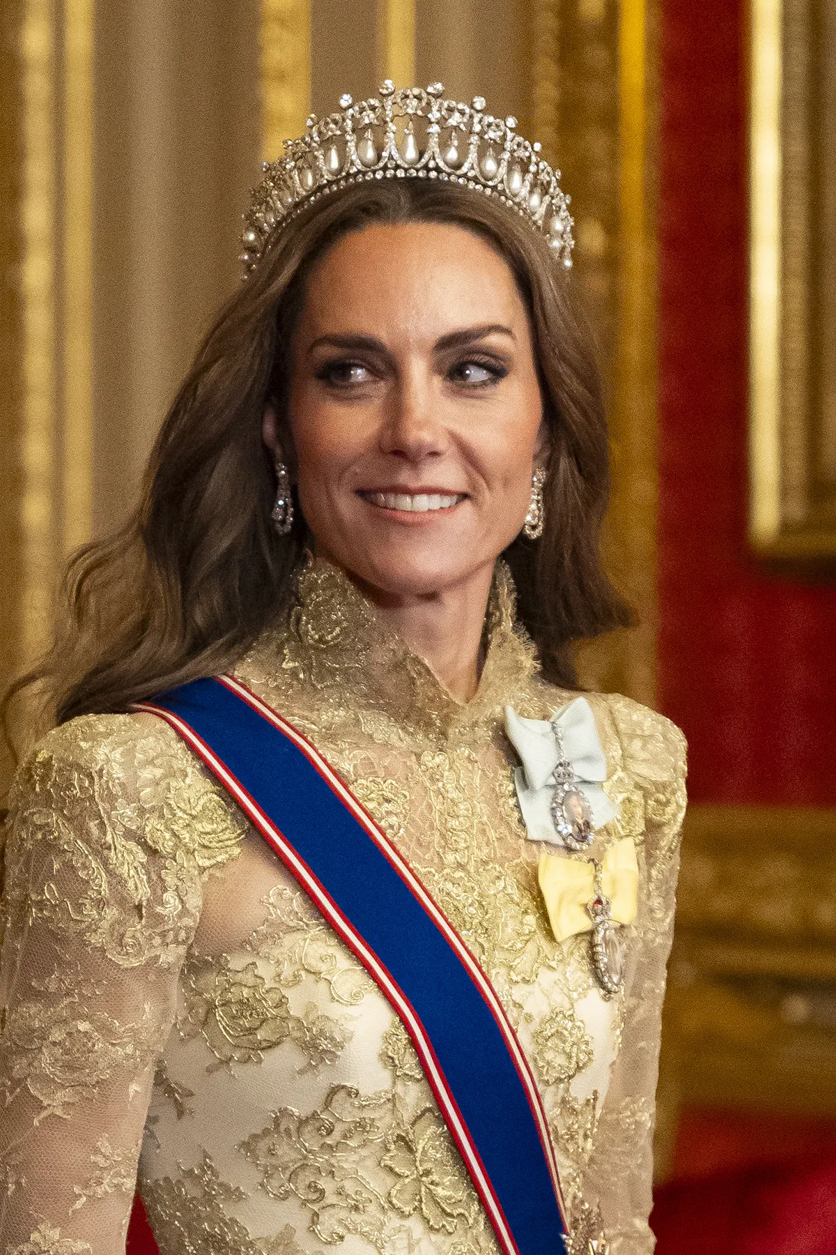 Katalin hercegné tiarában