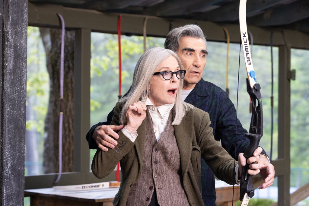 Diane Keaton és Eugene Levy a Mindörökké nyár című vígjátékban, ami a színésznő utolsó filmje.