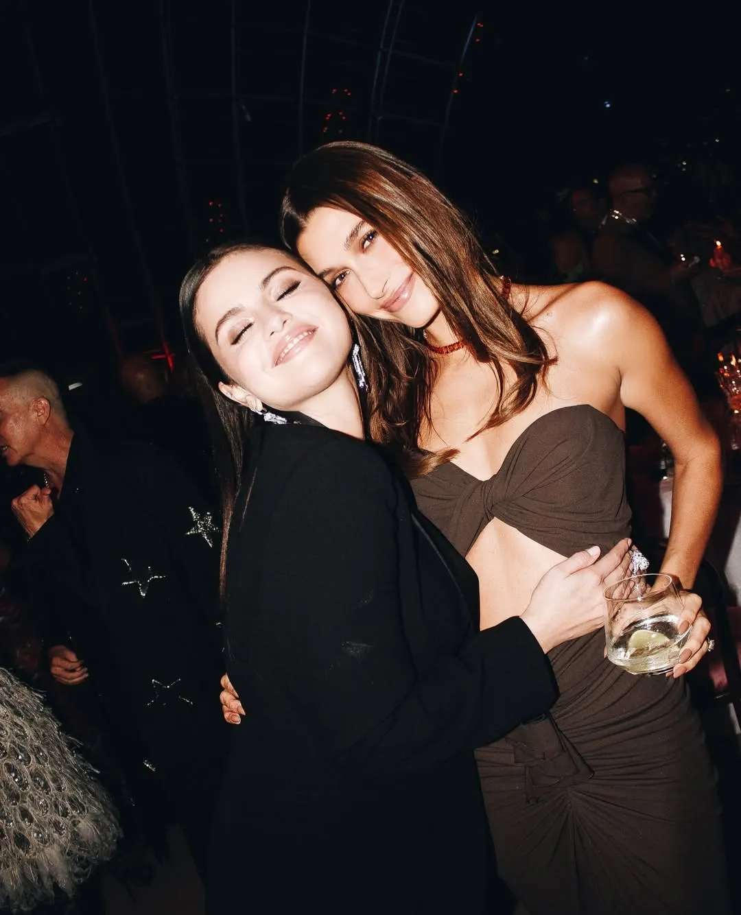 Hailey Bieber és Selena Gomez