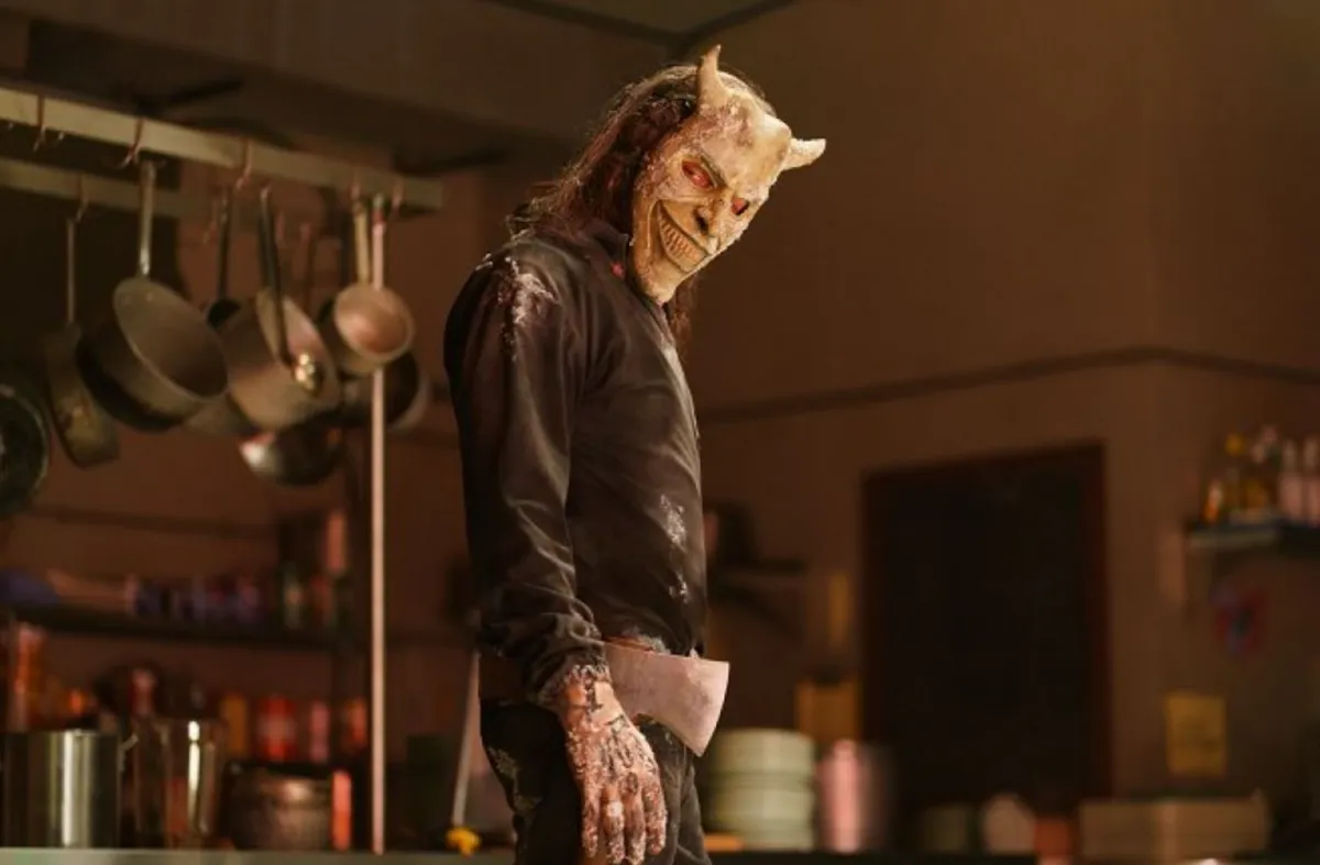 Ethan Hawke Fekete telefon 2 horrorfilm főgonosz Blumhouse