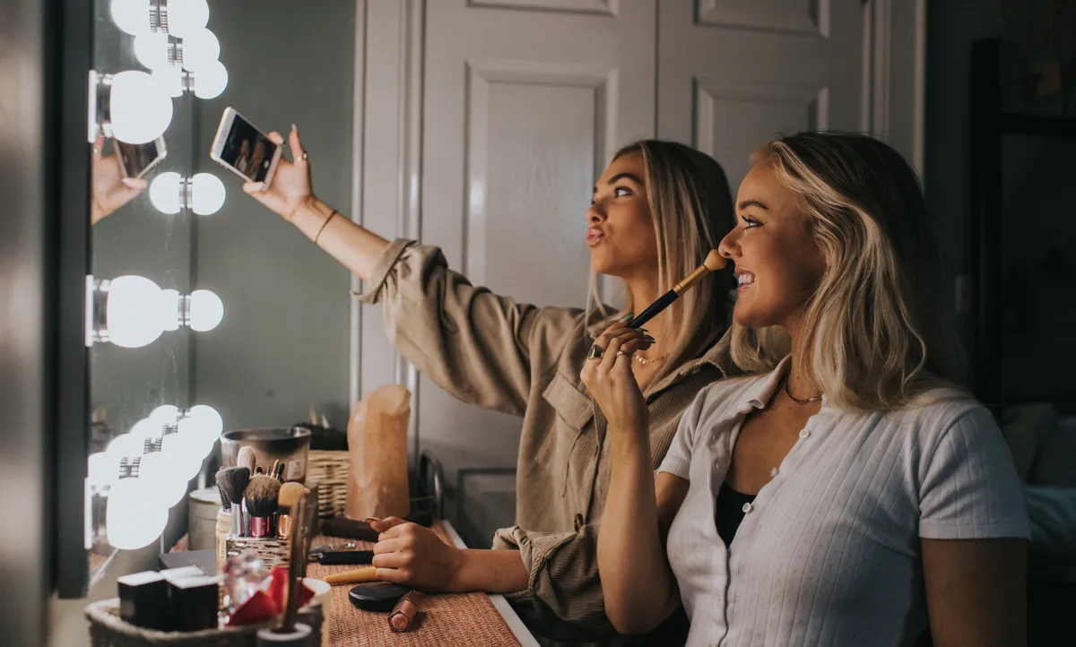 szépségápolás, sminkelés, makeup