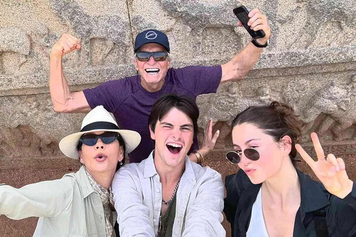 Michael Douglas és Catherine Zeta-Jones két gyermekükkel