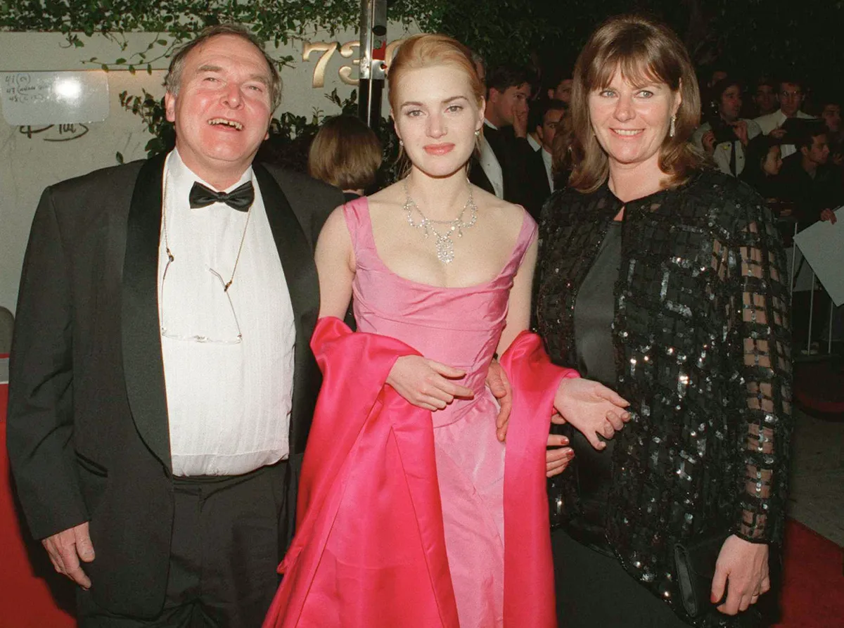 384500 02: FILE PHOTO: Actress Kate Winslet and her mother and father attend the Columbia Post Oscars Bash March 25, 1996 in Los Angeles, Ca. (Photo by James Aylott/Newsmakers)