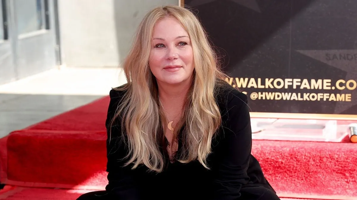 Christina Applegate március vége óta kórházban fekszik