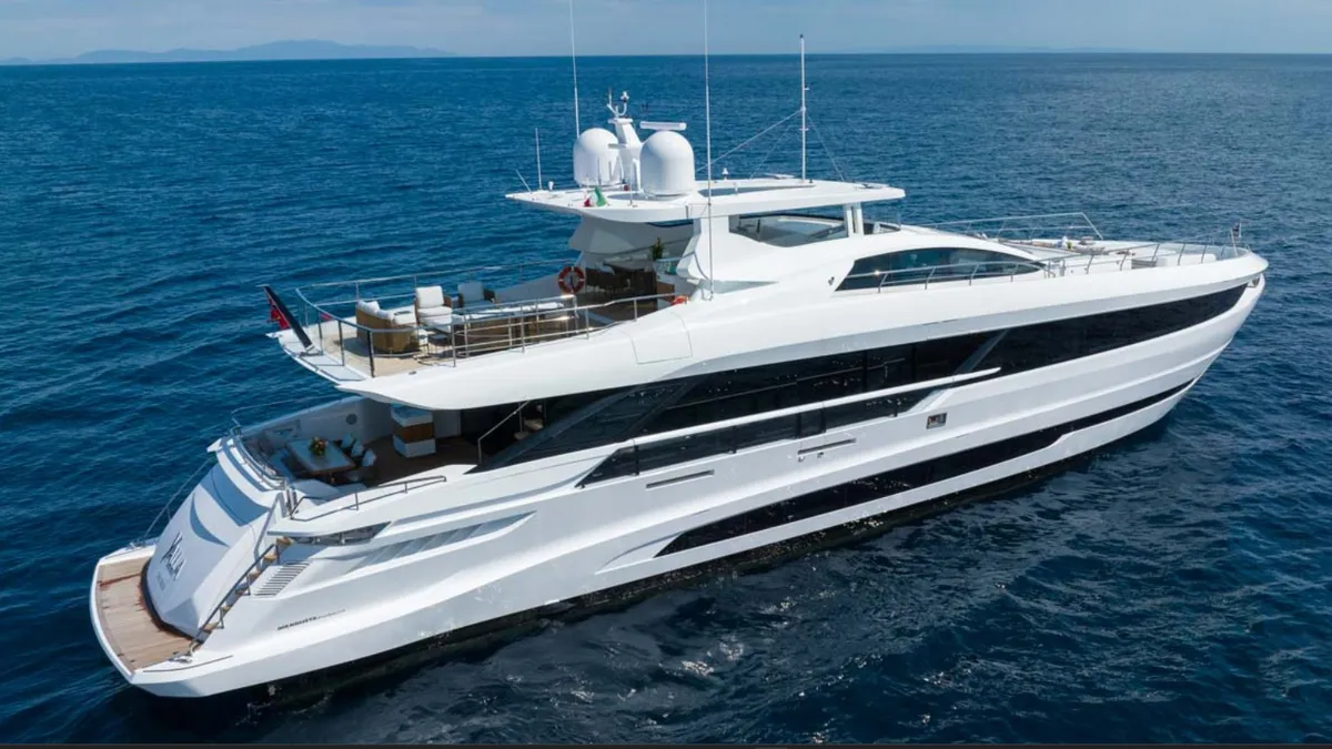Verstappen luxusa: a Mangusta luxusjacht