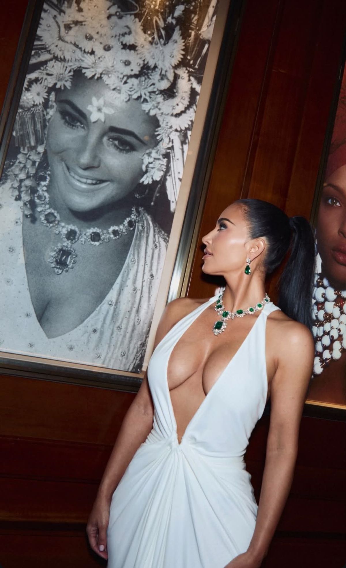 Kim Kardashian Elizabeth Taylor ikonikus ékszerében.