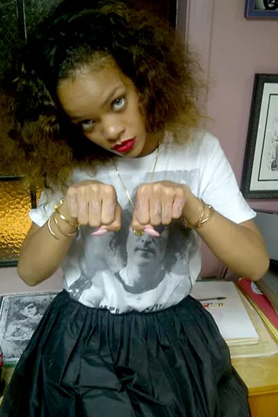 twitter.com/rihanna twitter.com/rihanna