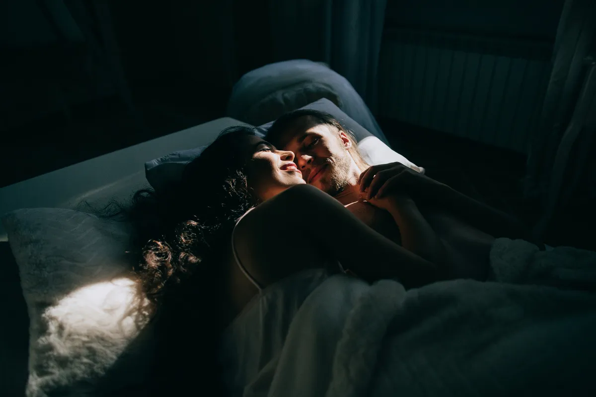 A hosszú boldog kapcsolat titka az intimitás megőrzése a mindennapokban.