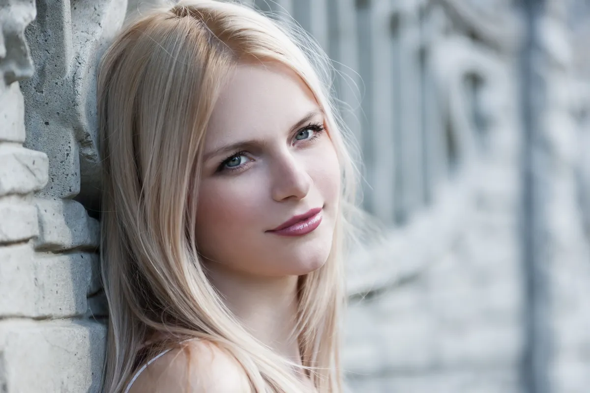 Hamvasszőke hajszín