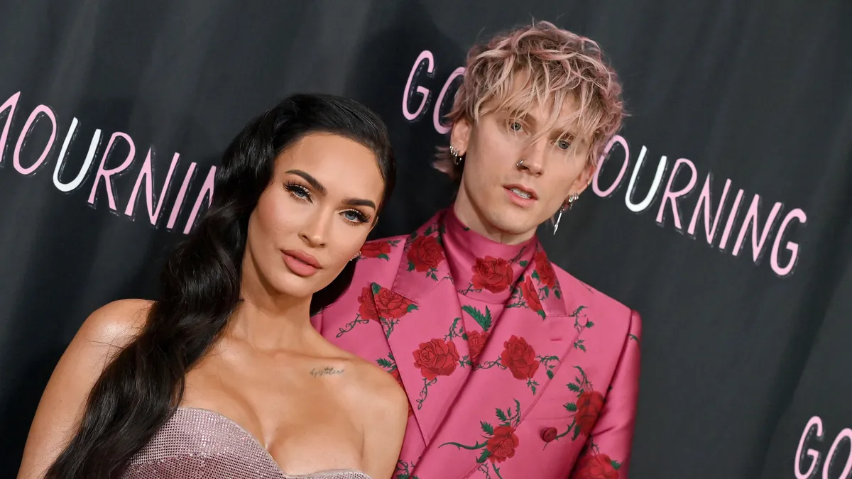 Újra együtt Megan Fox, és Machine Gun Kelly. A friss szülőket lefotózták, miközben a kislányukkal sétáltak az utcán