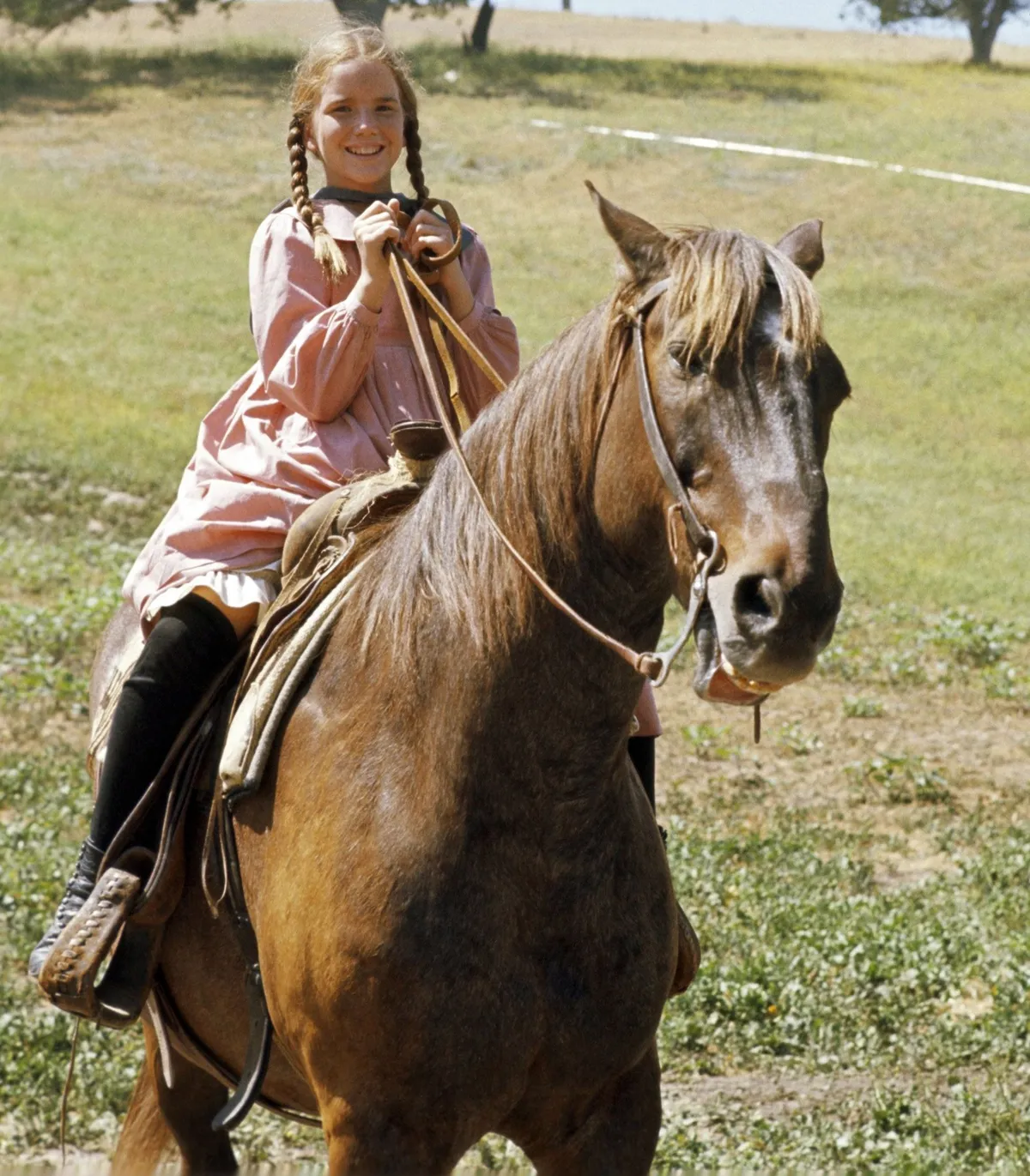 Melissa Gilbert Laura Ingallsként a Farm, ahol élünkben.