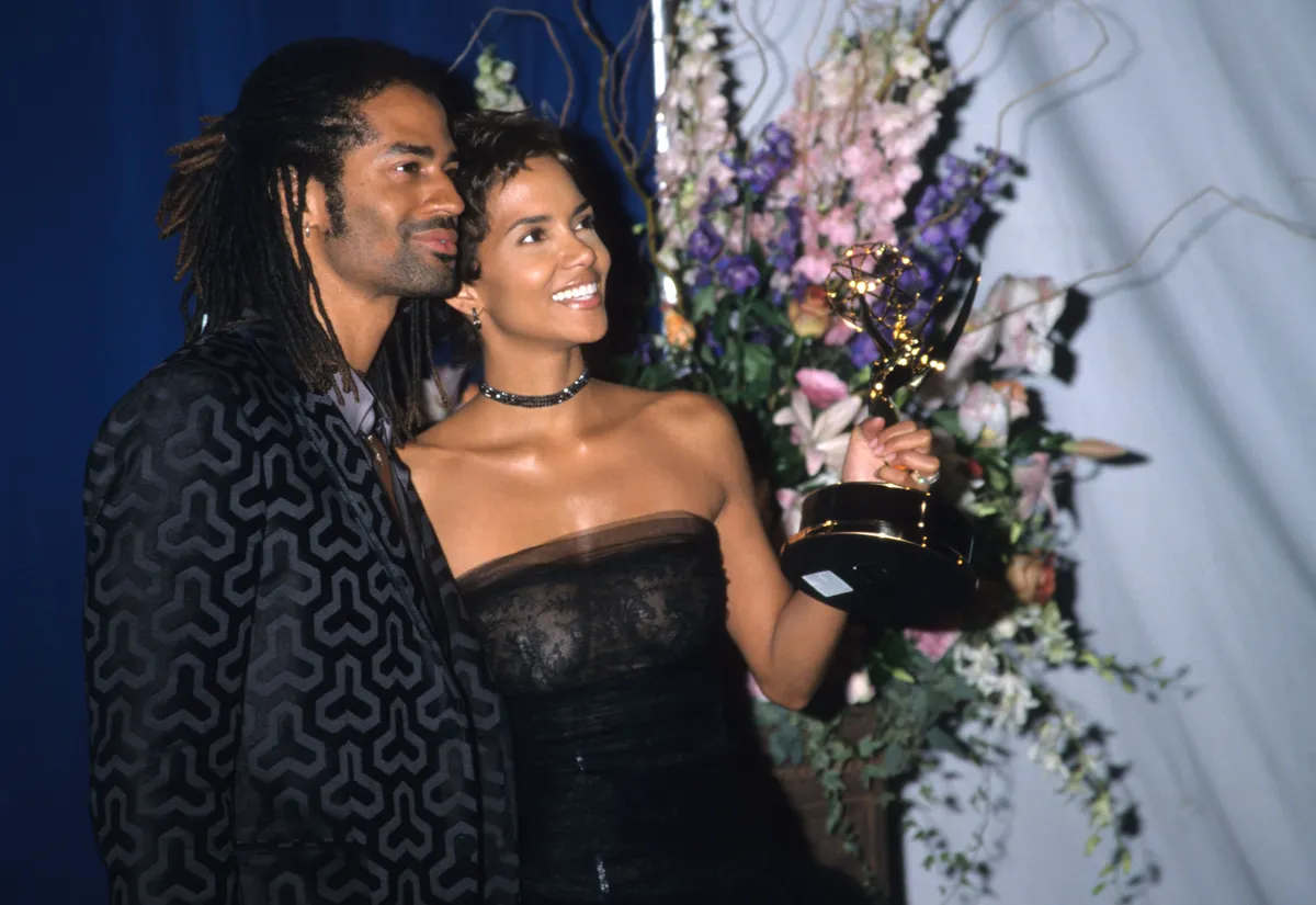 Sep 10, 2000; Los Angeles, CA, USA; HALLE BERRY at the 52nd Annual Primetime Emmy Awards at the Shrine Auditorium with Eric Benet.
Mandatory Credit: Photo by Kathy Hutchins/ZUMA Press.
(©) Copyright 2000 by ZUMA Press