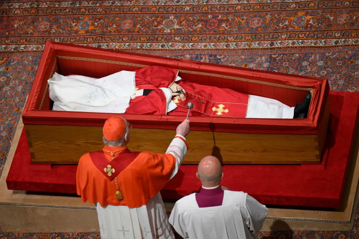 VATICAN CITY, VATICAN - APRIL 25: (----EDITORIAL USE ONLY - MANDATORY CREDIT - 'VATICAN MEDIA / HANDOUT' - NO MARKETING NO ADVERTISING CAMPAIGNS - DISTRIBUTED AS A SERVICE TO CLIENTS----) (EDITOR'S NOTE: Image depicts death) Preparations continue for the funeral ceremony of the spiritual leader of the Catholic Church and head of the Vatican State, Pope Francis at the St. Peter's Basilica in Vatican City, Vatican on April 25, 2025. (Photo by Vatican Media / Handout/Anadolu via Getty Images)