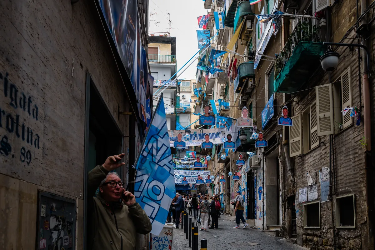 Nápoly híres, sikátorokkal teli környéke: a Maradona negyed.