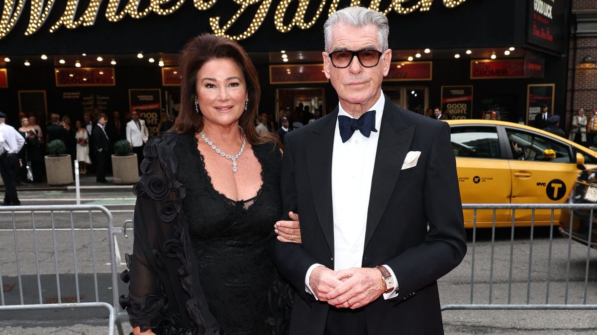 Pierce Brosnan és Keely Shaye Smith