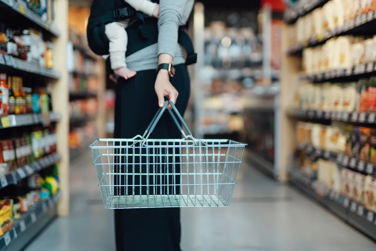 A május 1-jei hosszú hétvégén a boltok nyitvatartása is változik