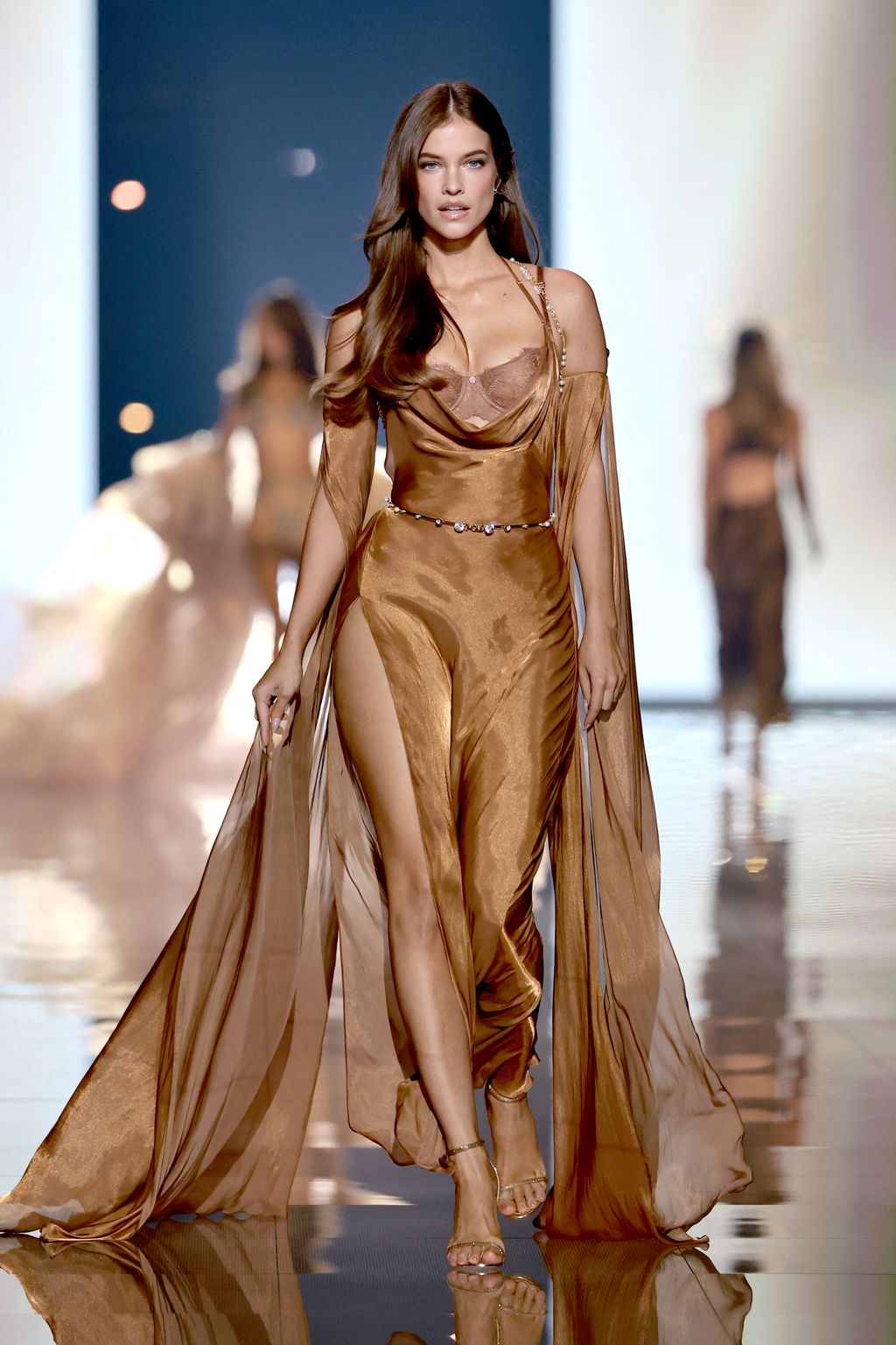 Palvin Barbara a Victoria's Secret 2025-ös bemutatóján.
