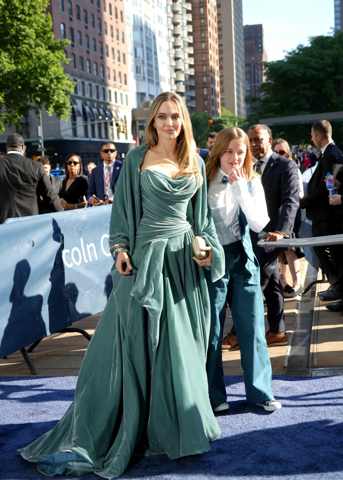Angelina Jolie lánya, Vivienne