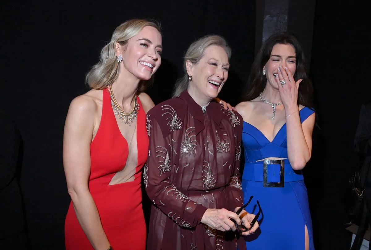 Meryl Streep és Emily Blunt is újra szerepelnek Az ördög Prádát visel második részében