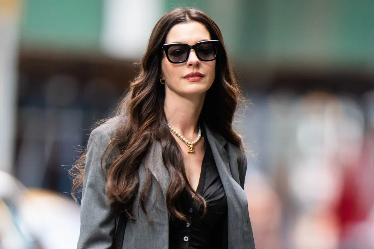 Magyarországon forgatják az Alone at Dawn akciófilmet: Anne Hathaway az egyik főszereplő.