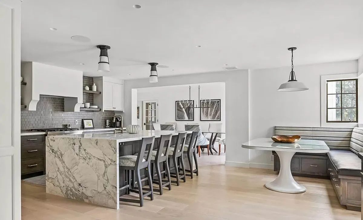 17-10-2022

Kate Upton and Justin Verlander have sold their home in Beverly Hills Post Office, Los Angeles to actor Timothee Chalamet for $11 million. With 5,521 square feet of living space, there are 4 bedrooms and 5 bathrooms. Special features include 1.55 acres of land, long, gated driveway, games room with a media centre, wet bar and temperature-controlled wine closet, pool and tennis court. Vin Diesel is their next-door neighbour. 

Pictured: Kate Upton and Justin Verlander's house,Image: 653686629, License: Rights-managed, Restrictions: ***
HANDOUT image or SOCIAL MEDIA IMAGE or FILMSTILL for EDITORIAL USE ONLY! * Please note: Fees charged by Profimedia are for the Profimedia's services only, and do not, nor are they intended to, convey to the user any ownership of Copyright or License in the material. Profimedia does not claim any ownership including but not limited to Copyright or License in the attached material. By publishing this material you (the user) expressly agree to indemnify and to hold Profimedia and its directors, shareholders and employees harmless from any loss, claims, damages, demands, expenses (including legal fees), or any causes of action or allegation against Profimedia arising out of or connected in any way with publication of the material. Profimedia does not claim any copyright or license in the attached materials. Any downloading fees charged by Profimedia are for Profimedia's services only. * Handling Fee Only 
***, Model Release: no
