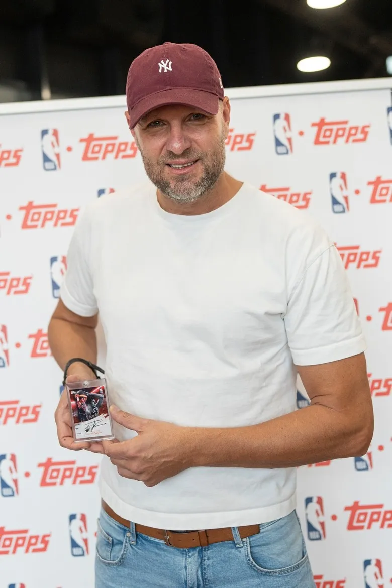 Dávid Kornél bemutatta az eseményre készült kártyáját