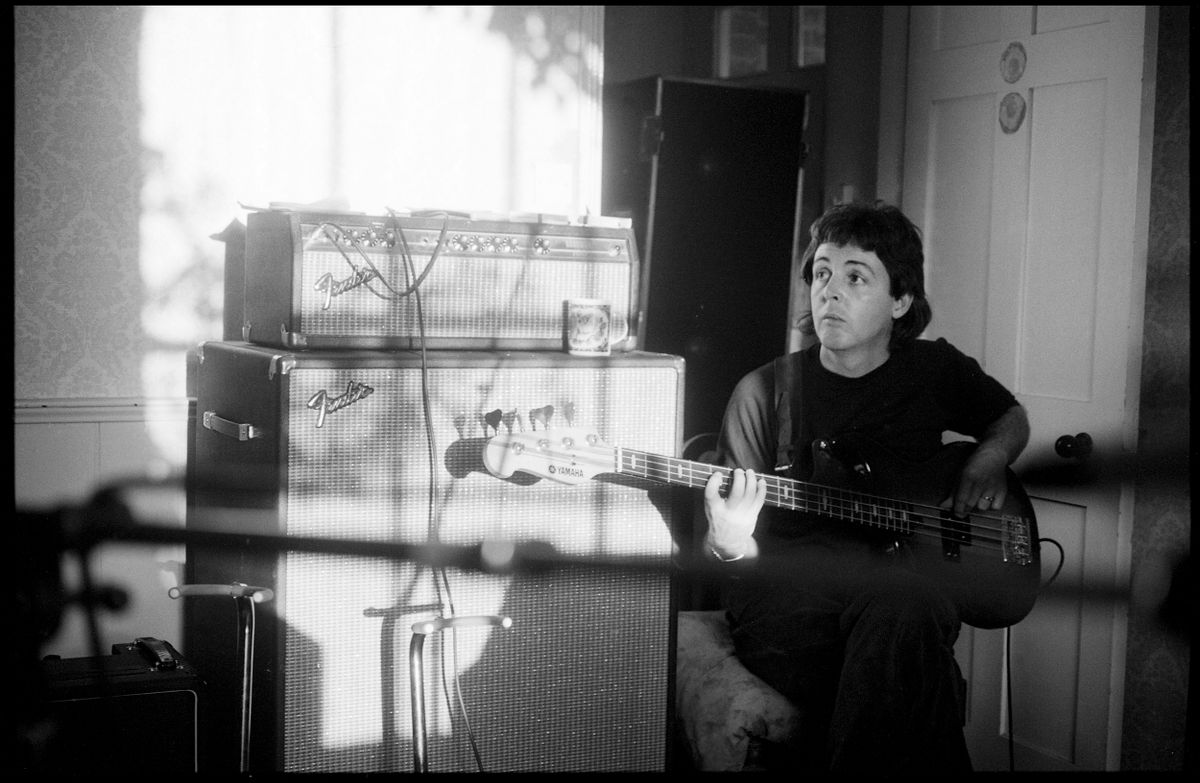 Paul McCartney fiatalon maga is rajongott II. Erzsébet királynőért.